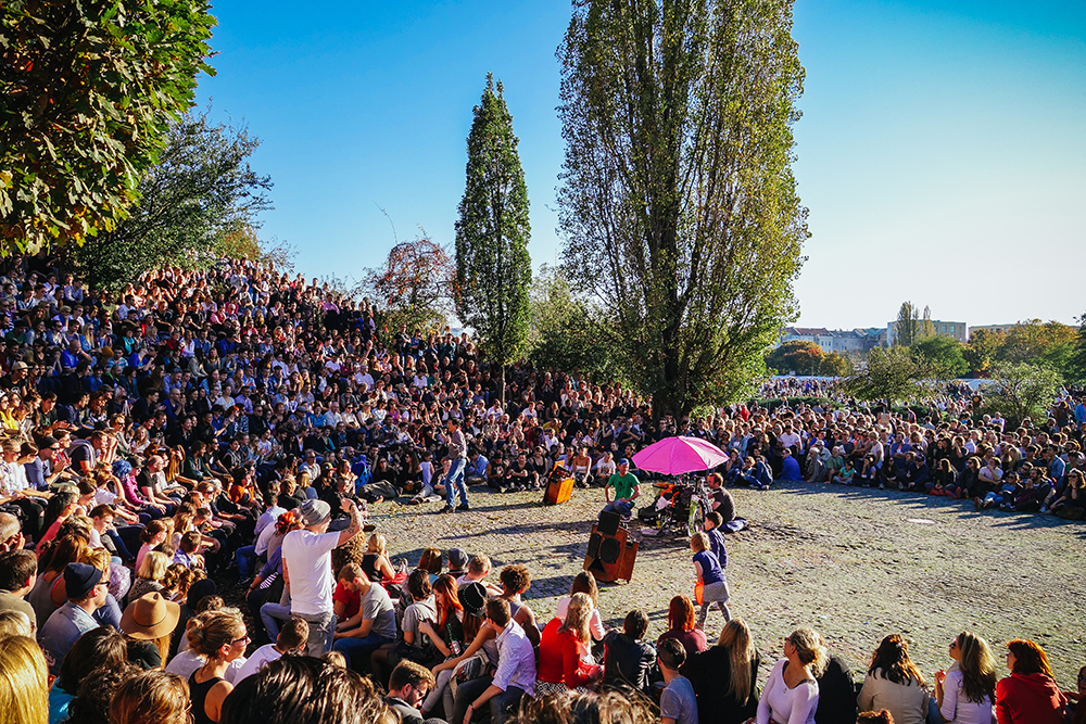 Karaoke in Mauerpark, Berlin