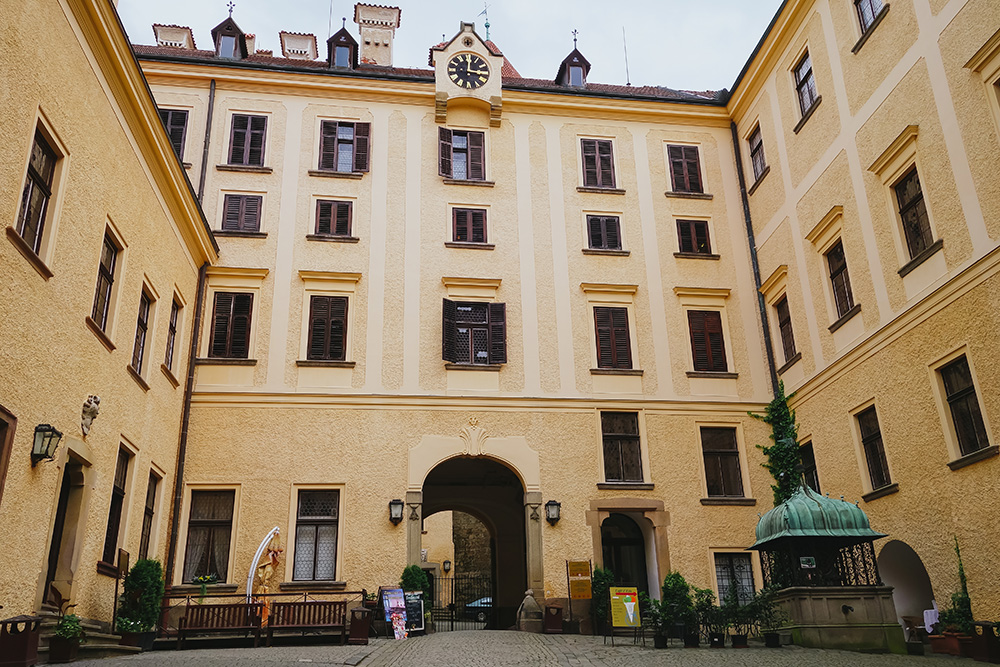 Konopiste 'Cannabis' Castle courtyard