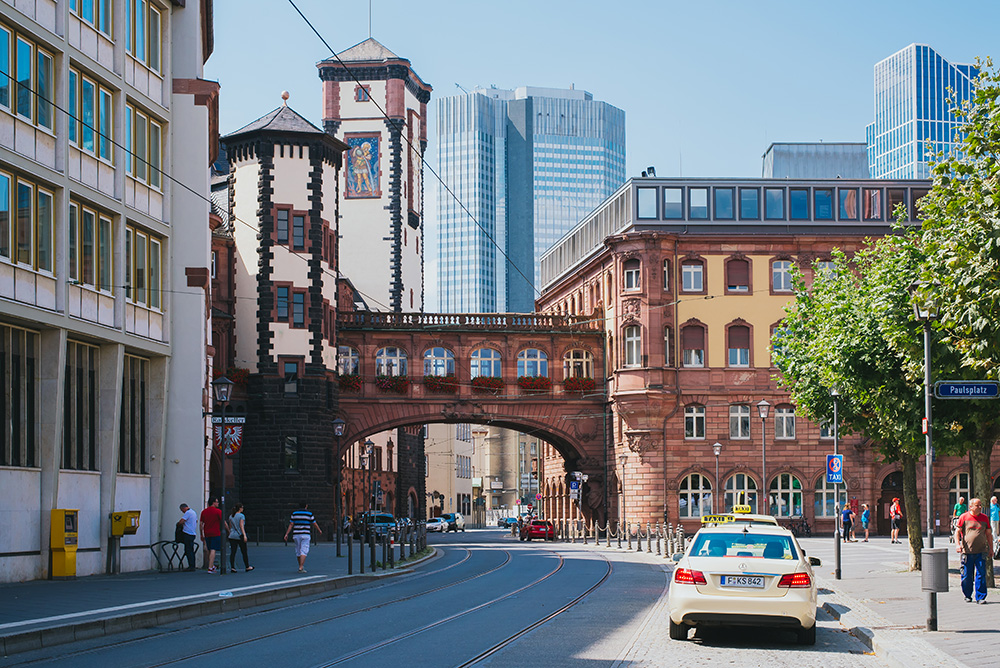Frankfurt, Mix of Old and New