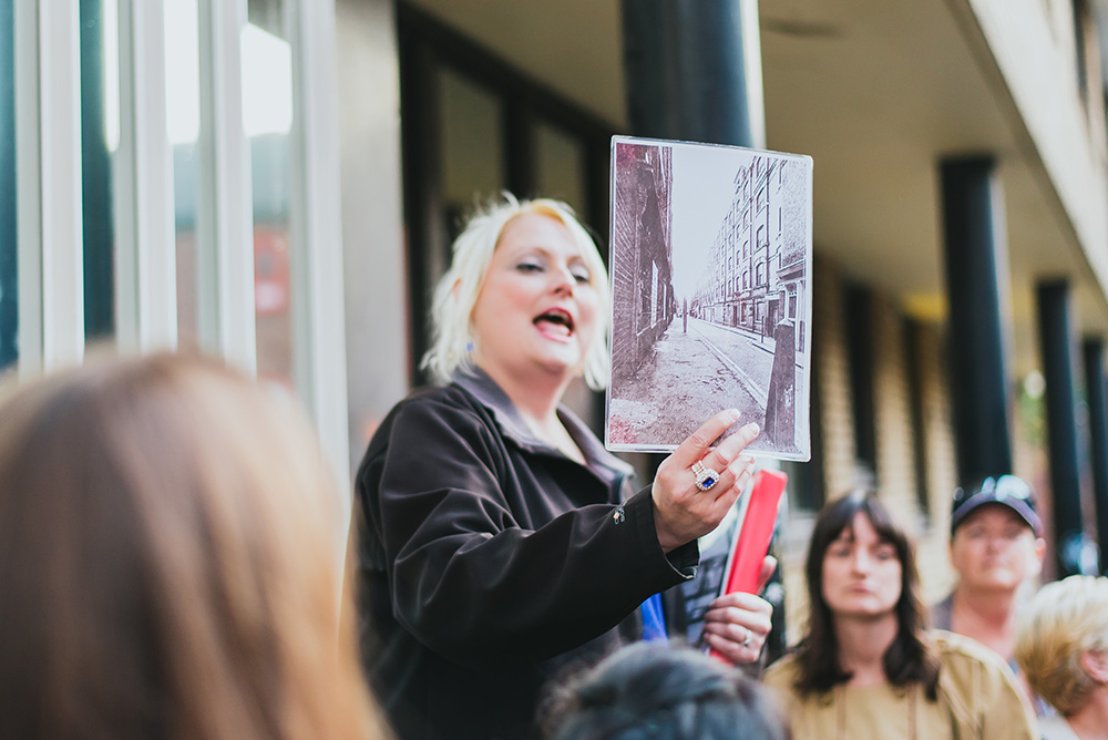 Jack the Ripper Tour, Photograph