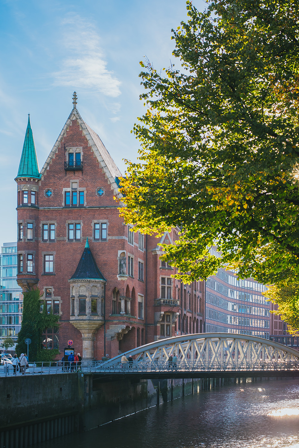 10_photos_that_will_make_you_want_to_visit_hamburg