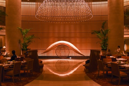 peninsula-tokyo-lobby