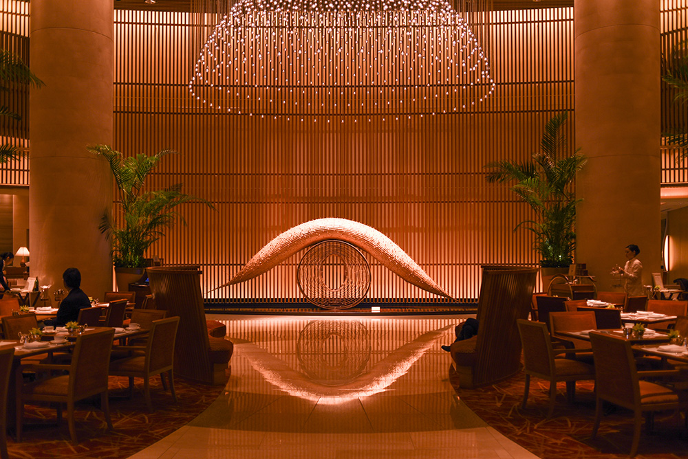 peninsula-tokyo-lobby