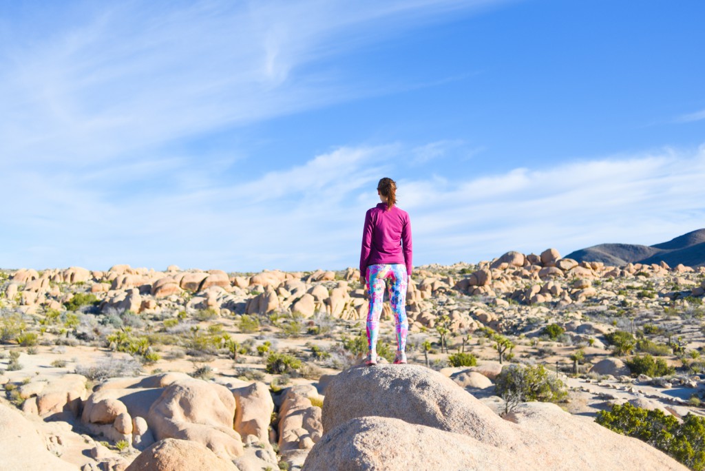 how_to_have_an_epic_weekend_at_joshua_tree_national_park_arch_rock