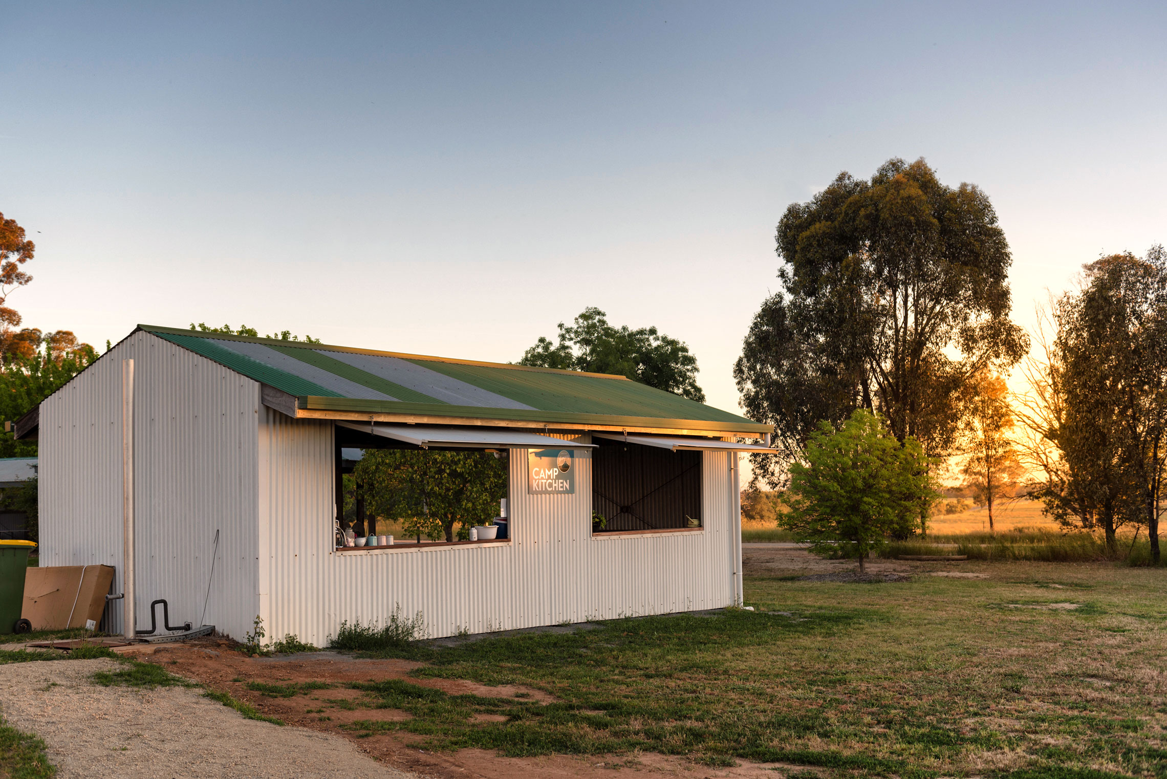 Grapevine Glamping, Cofield Wines, Camp Kitchen, Rutherglen